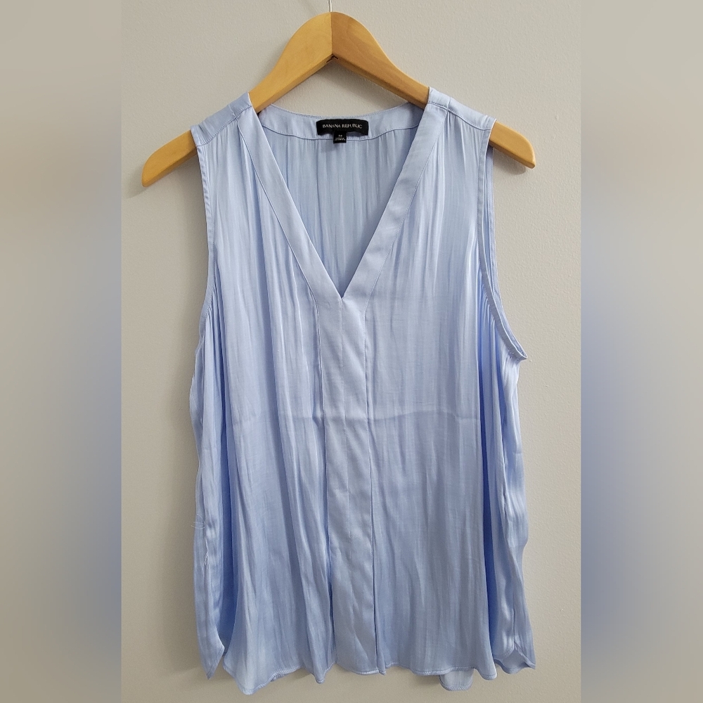 Banana Republic Powder Blue V-neck Sleeveless Blouse, Medium
